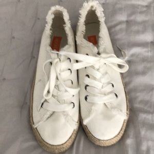 Rocket Dog canvas tennis shoes